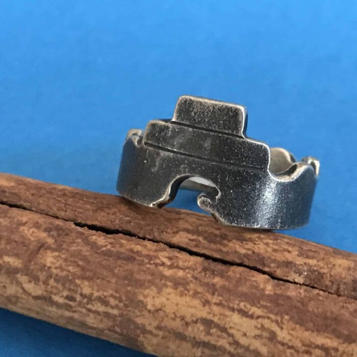 Aaron Brokeshoulder (Shawnee-Choctaw-Kewa) – Fingerring mit Pueblo