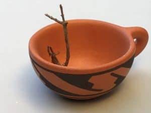 EileenYatsattie(Zuni)&#;Henkeltöpfchen